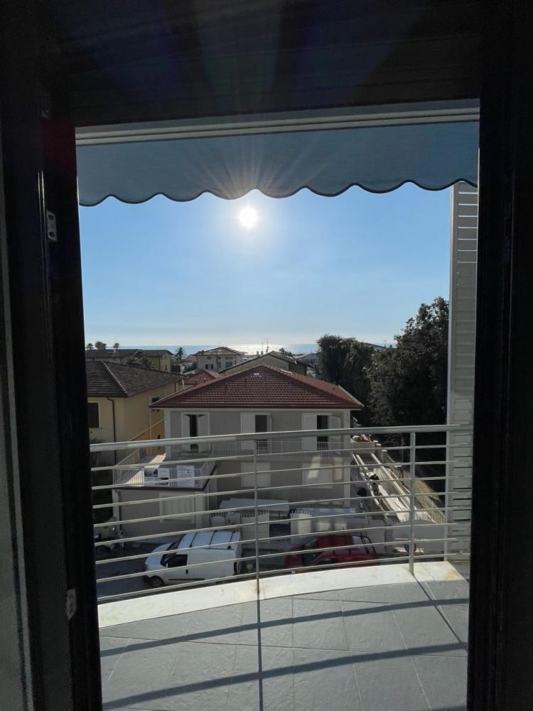 appartamento in vendita a Pietrasanta in zona Fiumetto