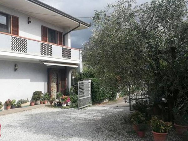 casa indipendente in vendita a Pietrasanta