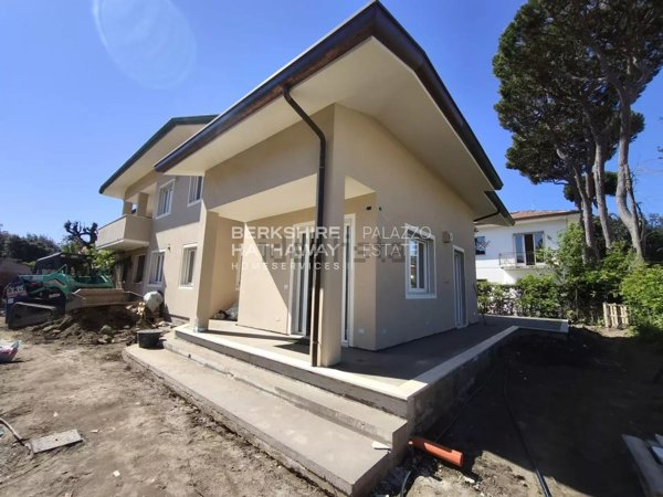 casa indipendente in vendita a Pietrasanta in zona Fiumetto