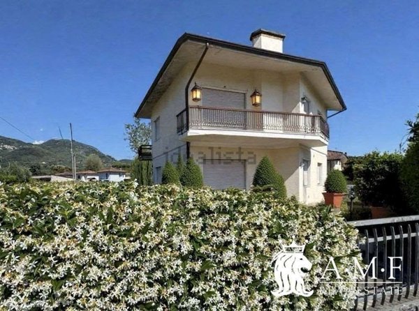 casa indipendente in vendita a Pietrasanta