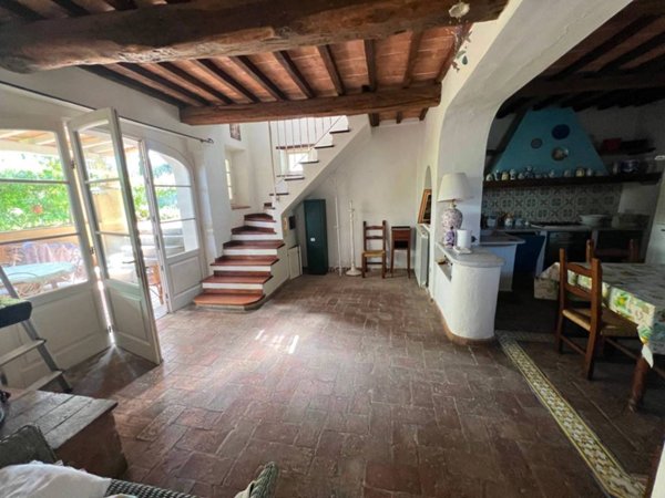 casa indipendente in vendita a Pietrasanta