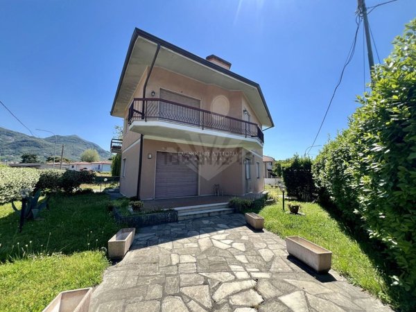 casa indipendente in vendita a Pietrasanta