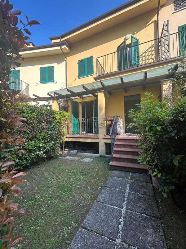 casa indipendente in vendita a Pietrasanta
