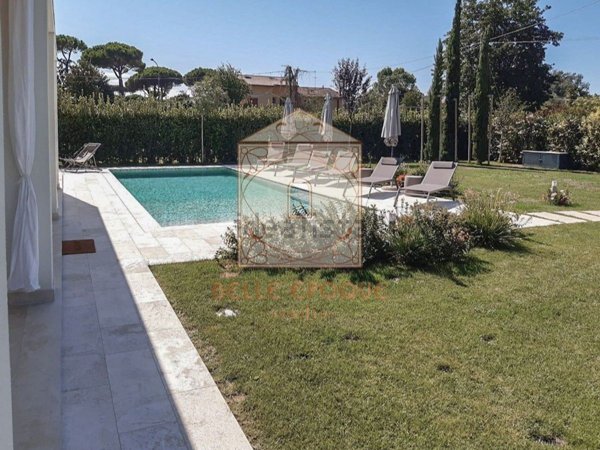 casa indipendente in vendita a Pietrasanta in zona Fiumetto