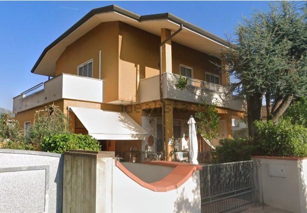 casa indipendente in vendita a Pietrasanta