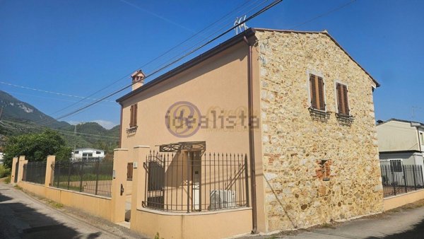 casa indipendente in vendita a Pietrasanta