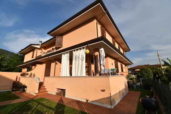 casa indipendente in vendita a Pietrasanta