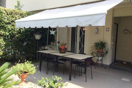 appartamento in vendita a Pietrasanta in zona Fiumetto