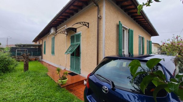 casa indipendente in vendita a Pietrasanta