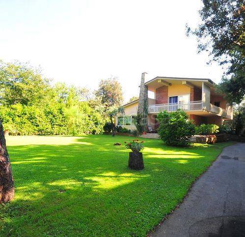 casa indipendente in vendita a Pietrasanta in zona Marina di Pietrasanta