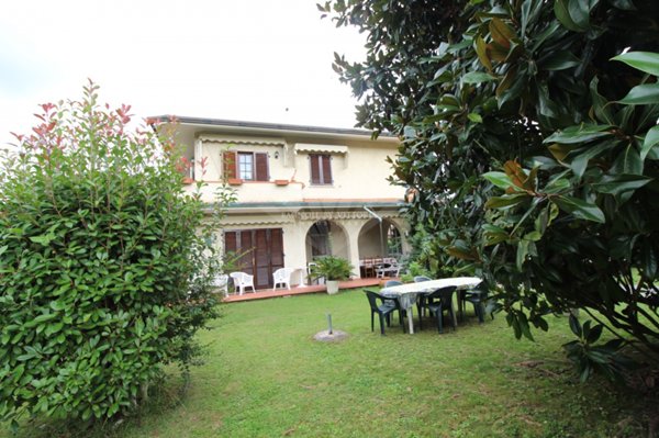 casa indipendente in vendita a Pietrasanta