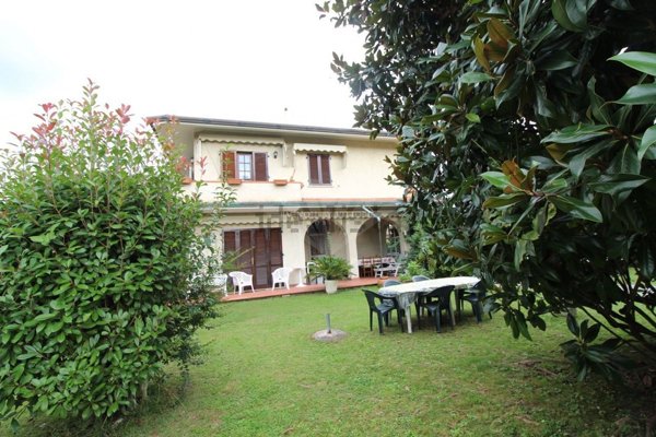 casa indipendente in vendita a Pietrasanta