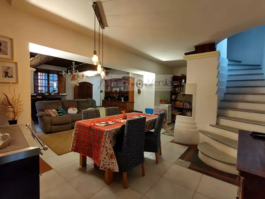 casa indipendente in vendita a Pietrasanta in zona Crociale