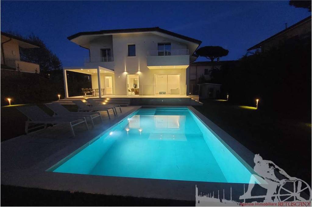 casa indipendente in vendita a Pietrasanta in zona Marina di Pietrasanta