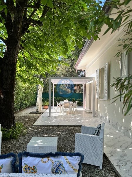 casa indipendente in vendita a Pietrasanta