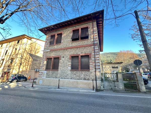 casa semindipendente in vendita a Pietrasanta