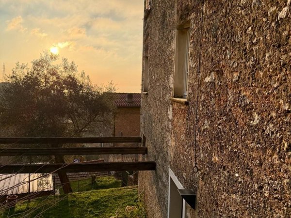 casa indipendente in vendita a Pietrasanta