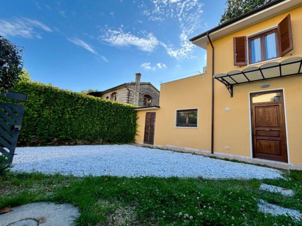 casa indipendente in vendita a Pietrasanta