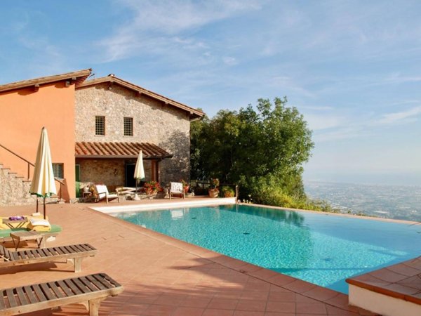 casa indipendente in vendita a Pietrasanta