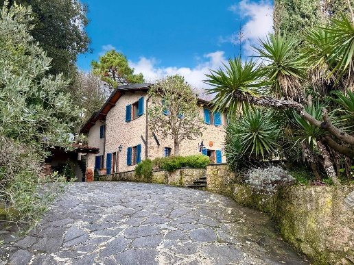 casa indipendente in vendita a Pietrasanta