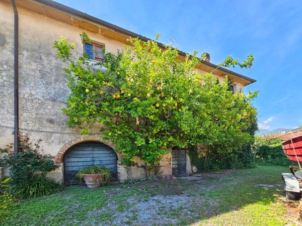 casa indipendente in vendita a Pietrasanta