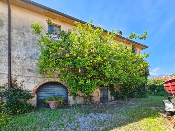 casa indipendente in vendita a Pietrasanta