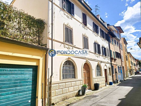 appartamento in vendita a Pietrasanta in zona Capezzano Monte