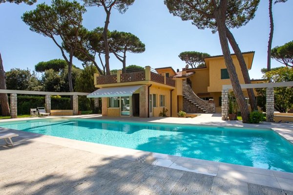 casa indipendente in vendita a Pietrasanta
