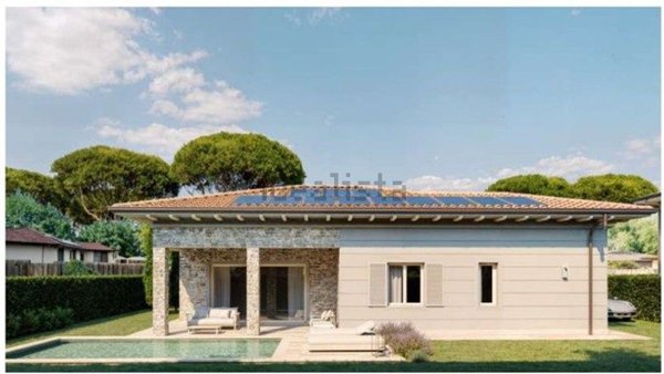 casa indipendente in vendita a Pietrasanta in zona Tonfano