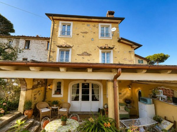 casa indipendente in vendita a Pietrasanta in zona Marina di Pietrasanta