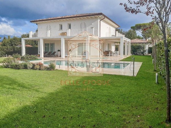casa indipendente in vendita a Pietrasanta in zona Fiumetto