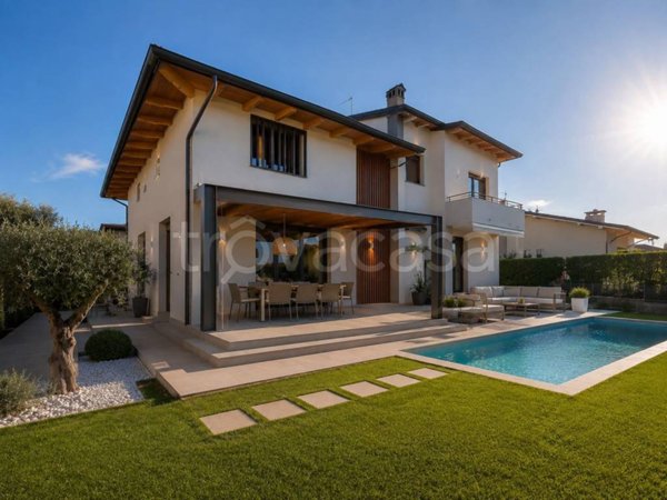 casa indipendente in vendita a Pietrasanta in zona Tonfano