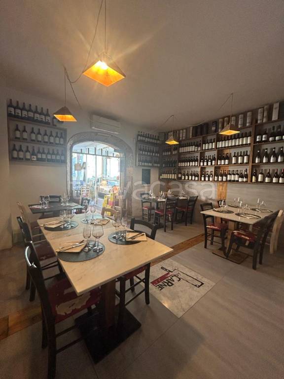 negozio in vendita a Pietrasanta