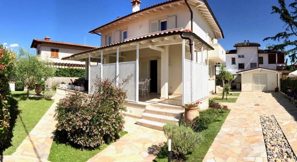 casa indipendente in vendita a Pietrasanta in zona Marina di Pietrasanta