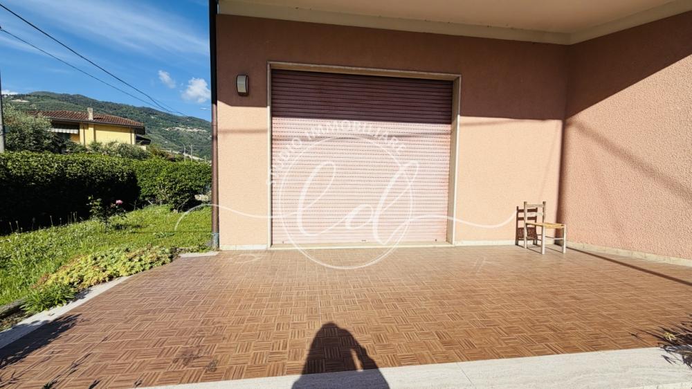 casa indipendente in vendita a Pietrasanta in zona Africa