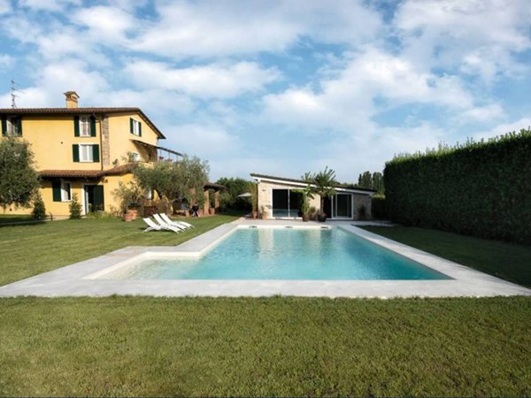casa indipendente in vendita a Pietrasanta in zona Marina di Pietrasanta