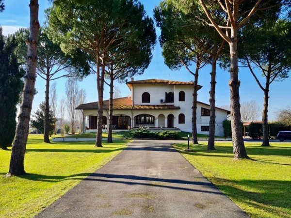 casa indipendente in vendita a Pietrasanta in zona Marina di Pietrasanta