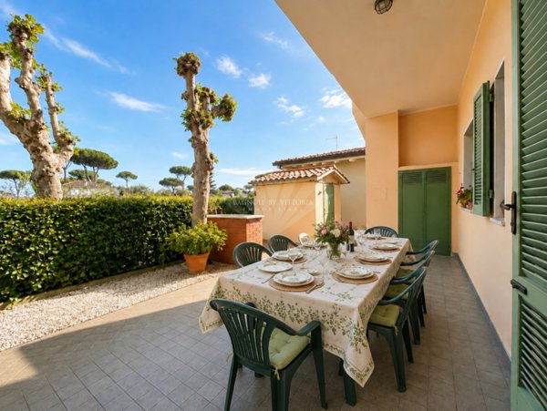 appartamento in vendita a Pietrasanta in zona Vignone