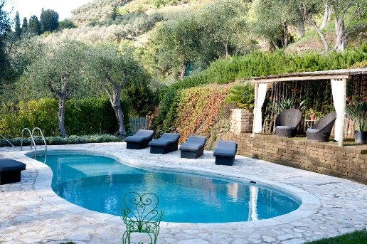casa indipendente in vendita a Pietrasanta in zona Valdicastello