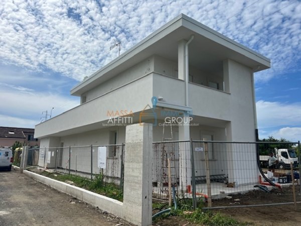 casa indipendente in vendita a Pietrasanta in zona Crociale