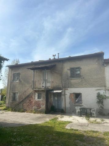casa indipendente in vendita a Pietrasanta in zona Strettoia