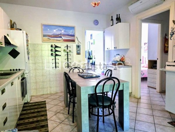 appartamento in vendita a Pietrasanta in zona Tonfano