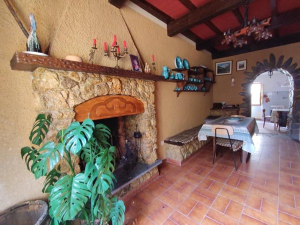 casa indipendente in vendita a Pietrasanta