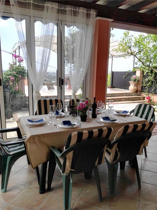 casa indipendente in vendita a Pietrasanta in zona Strettoia