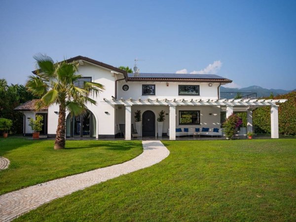 casa indipendente in vendita a Pietrasanta in zona Africa
