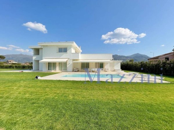 casa indipendente in vendita a Pietrasanta in zona Africa