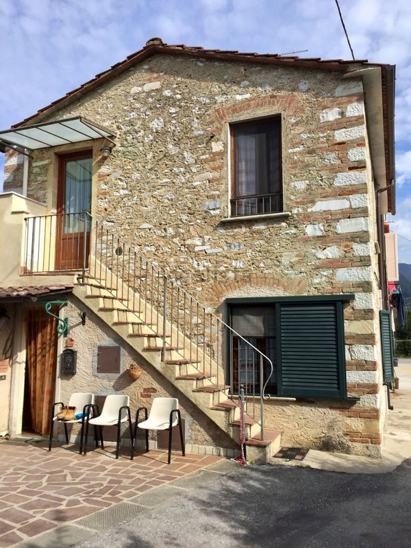 appartamento in vendita a Pietrasanta in zona Traversagna