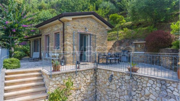 casa indipendente in vendita a Pietrasanta
