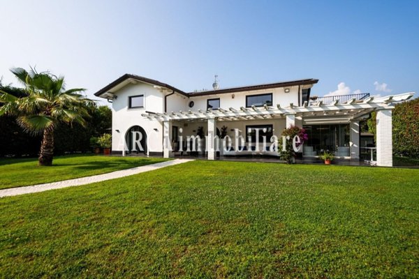 casa indipendente in vendita a Pietrasanta