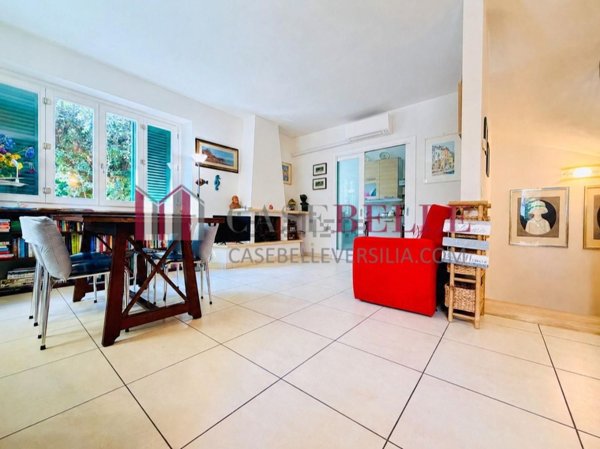 casa indipendente in vendita a Pietrasanta in zona Focette